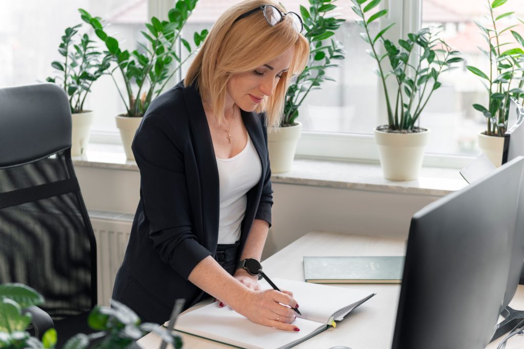 empowered-business-woman-office_compressed